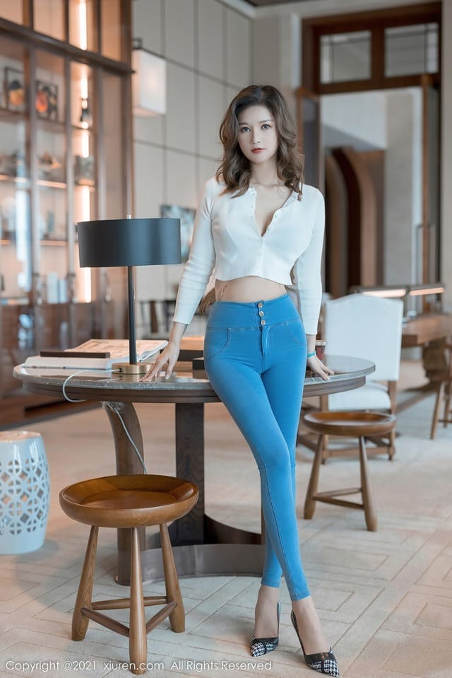 [XIUREN秀人网]2021.12.09 VOL.4318 文芮jeninfer[32+1P／313MB]-2