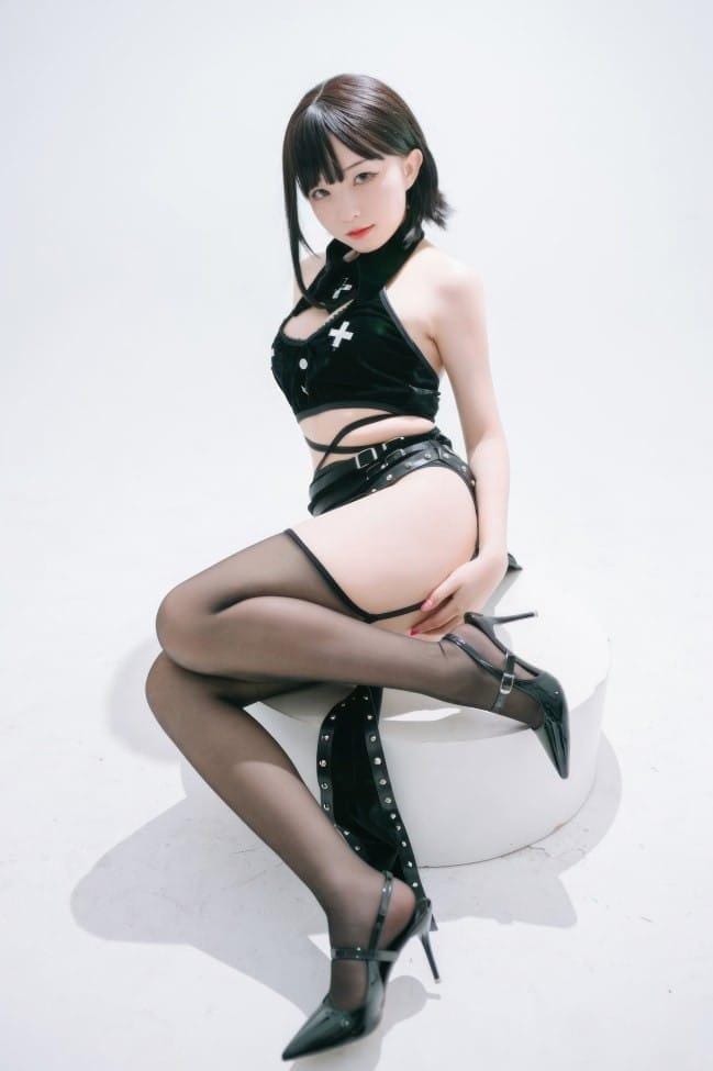花铃 NO.36 吊带袜修女 [71P-400M]-2